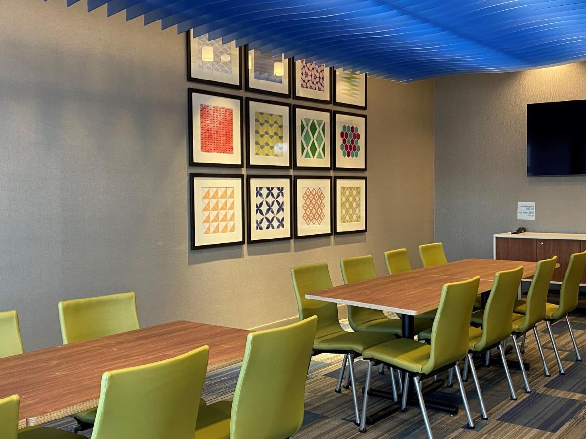 Holiday Inn Express & Suites - Aurora By Ihg מראה חיצוני תמונה